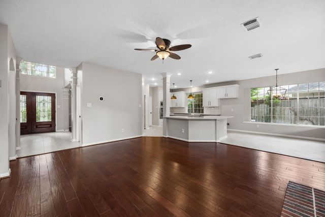 9015 Rhapsody Lane, Houston, TX 77040