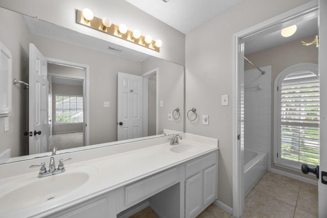 9015 Rhapsody Lane, Houston, TX 77040