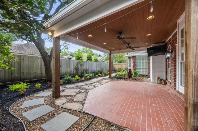9015 Rhapsody Lane, Houston, TX 77040
