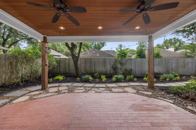 9015 Rhapsody Lane, Houston, TX 77040
