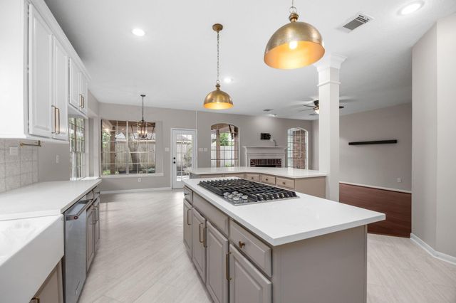 9015 Rhapsody Lane, Houston, TX 77040