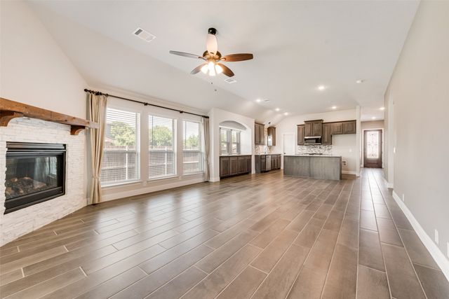 1941 Silverleaf Drive, Glenn Heights, TX 75154