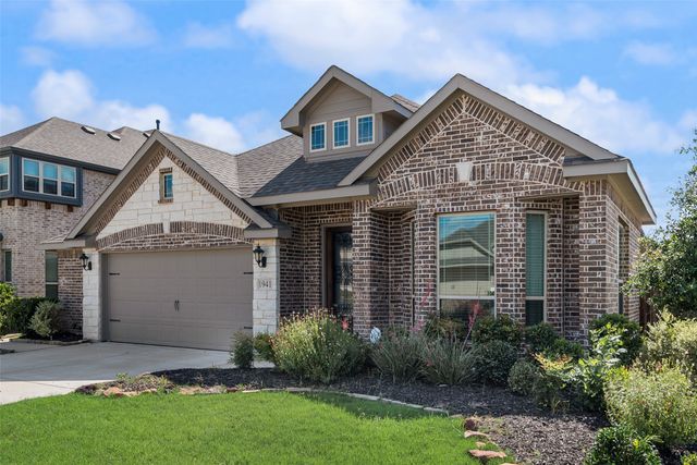 1941 Silverleaf Drive, Glenn Heights, TX 75154