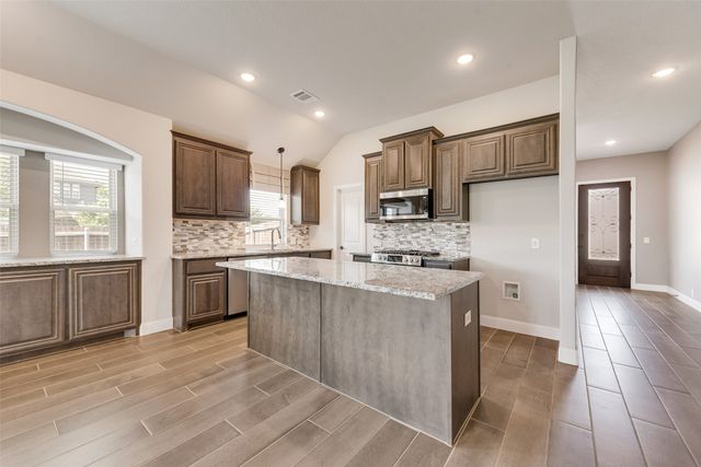 1941 Silverleaf Drive, Glenn Heights, TX 75154