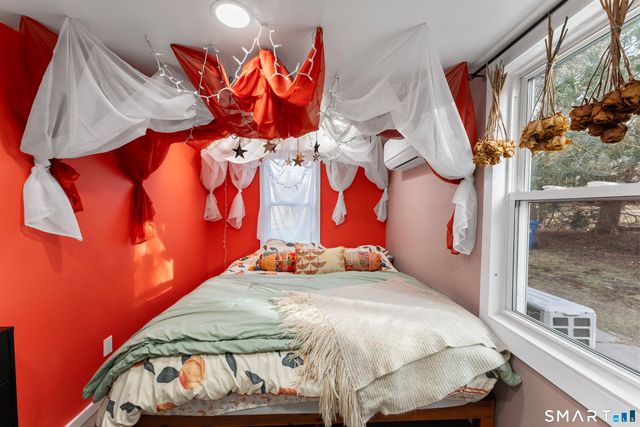 92 Hunters Avenue, Norwich, CT 06380