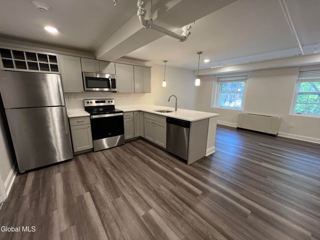 200 Broadway 201, Troy, NY 12180