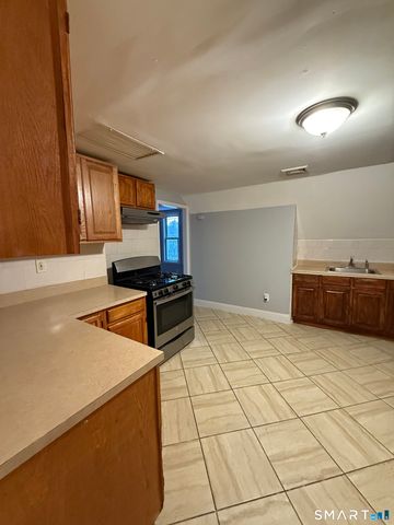21 North Walnut Street 3, Waterbury, CT 06704