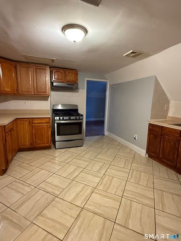 21 North Walnut Street 3, Waterbury, CT 06704