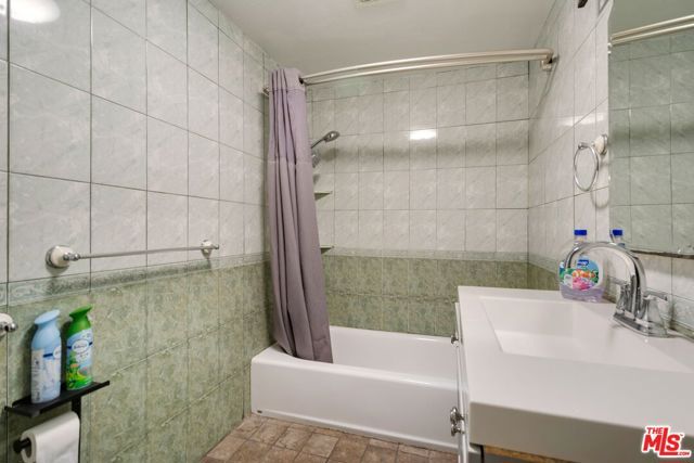 4312 Walton Avenue, Los Angeles, CA 90037