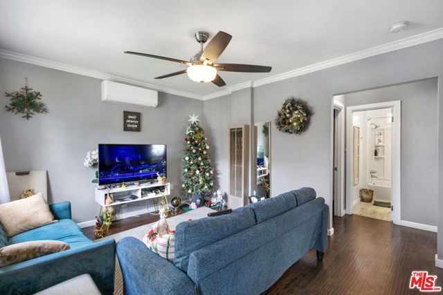 4312 Walton Avenue, Los Angeles, CA 90037