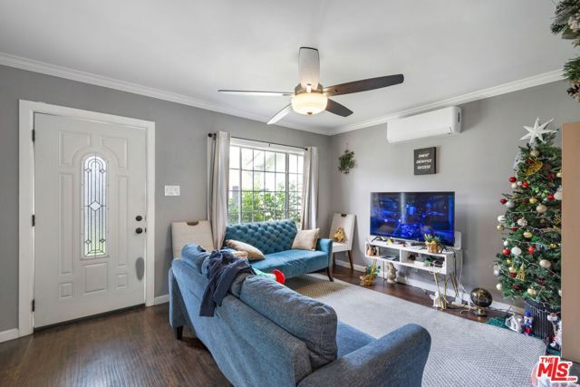 4312 Walton Avenue, Los Angeles, CA 90037