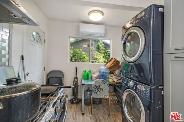 4312 Walton Avenue, Los Angeles, CA 90037