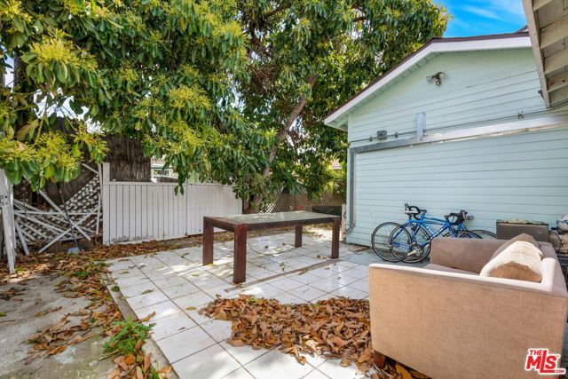 4312 Walton Avenue, Los Angeles, CA 90037