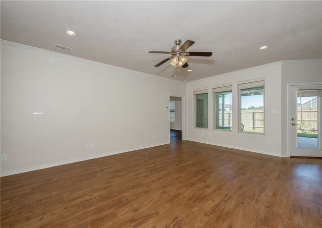 2109 Ella Lane, Bryan, TX 77802