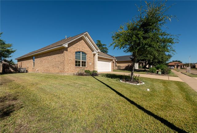 2109 Ella Lane, Bryan, TX 77802