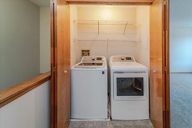 1937 Southcross Drive W 1106, Burnsville, MN 55306