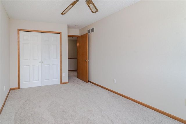 1937 Southcross Drive W 1106, Burnsville, MN 55306