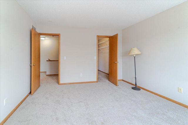 1937 Southcross Drive W 1106, Burnsville, MN 55306