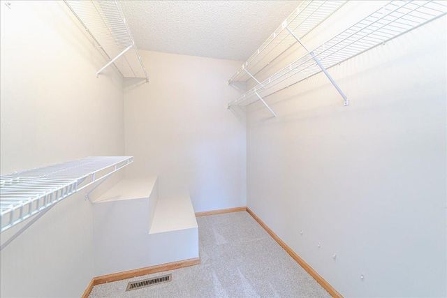 1937 Southcross Drive W 1106, Burnsville, MN 55306