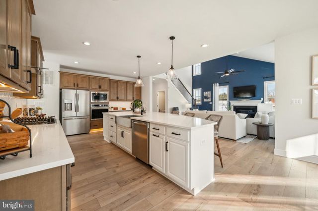 6106 CLARKS LN, Baltimore, MD 21209