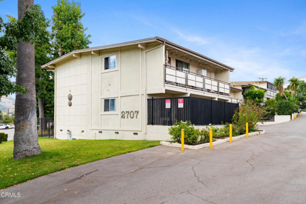 2707 Montrose Avenue 8, Montrose, CA 91020