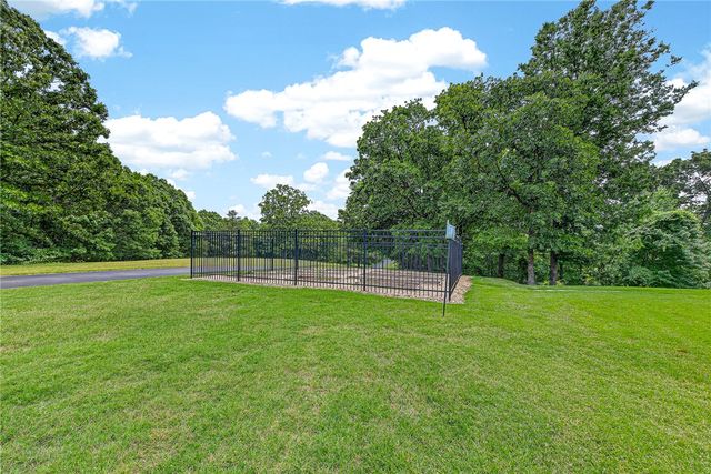 21249 Abberley Lane, Siloam Springs, AR 72761