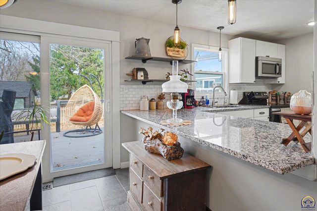 3712 Trail RD, Lawrence, KS 66049