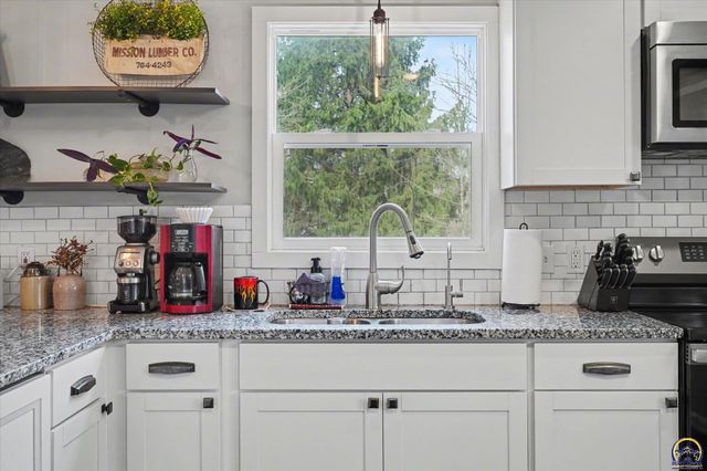 3712 Trail RD, Lawrence, KS 66049