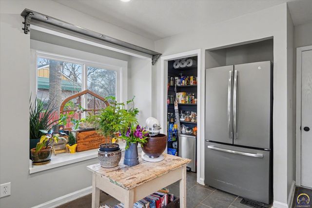 3712 Trail RD, Lawrence, KS 66049