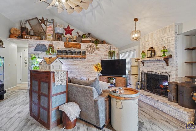 3712 Trail RD, Lawrence, KS 66049