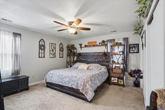 3712 Trail RD, Lawrence, KS 66049