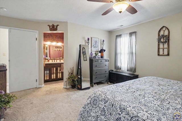 3712 Trail RD, Lawrence, KS 66049