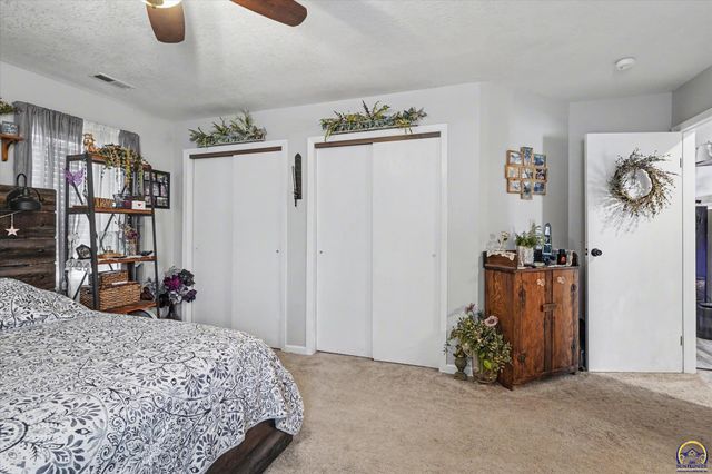 3712 Trail RD, Lawrence, KS 66049