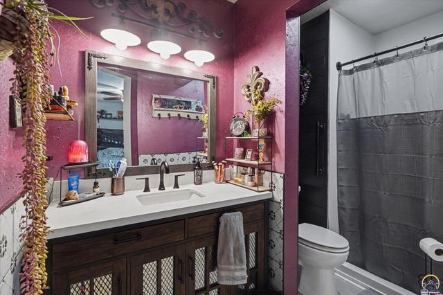 3712 Trail RD, Lawrence, KS 66049