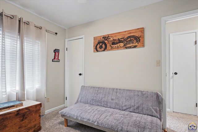 3712 Trail RD, Lawrence, KS 66049