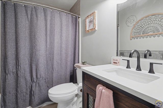 3712 Trail RD, Lawrence, KS 66049