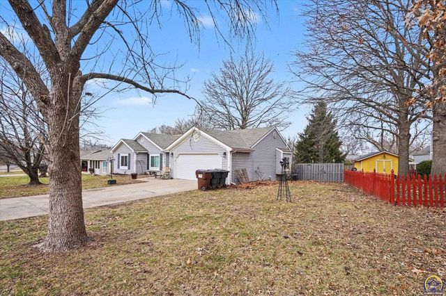 3712 Trail RD, Lawrence, KS 66049