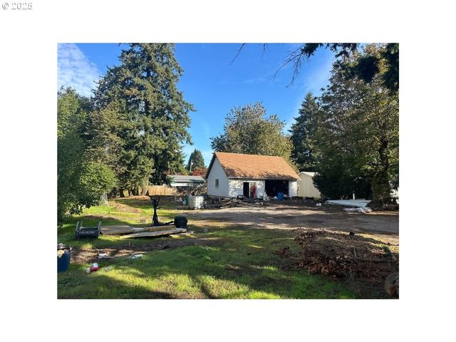 8615 Se ROOTS Rd, Clackamas, OR 97015