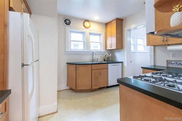 1037 Longfellow Avenue, Royal Oak, MI 48067