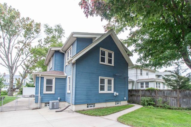 1037 Longfellow Avenue, Royal Oak, MI 48067