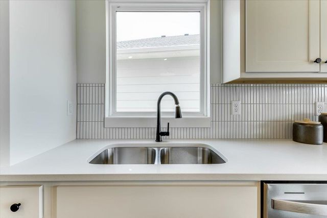 5570 Wandering Way, Maize, KS 67101