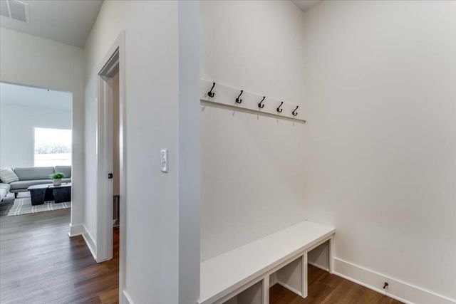 5570 Wandering Way, Maize, KS 67101