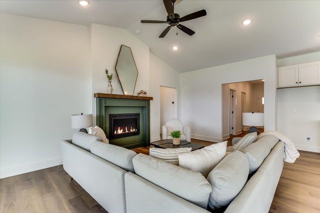 5570 Wandering Way, Maize, KS 67101