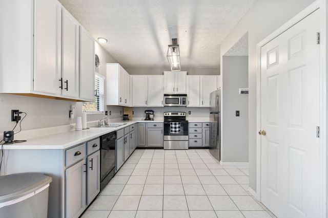 730 Montmorency Drive E, Pickerington, OH 43147