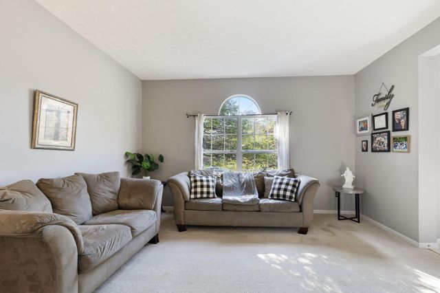 730 Montmorency Drive E, Pickerington, OH 43147