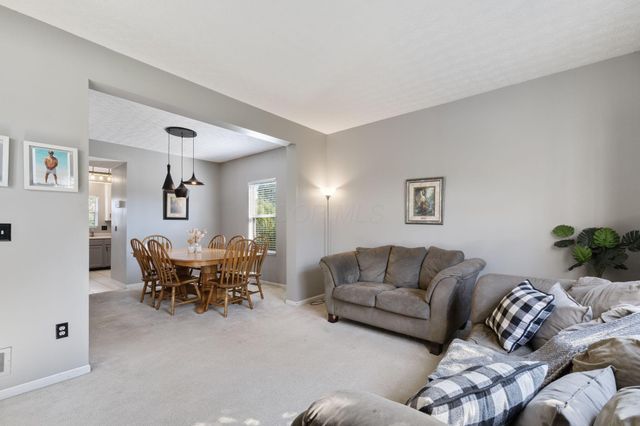 730 Montmorency Drive E, Pickerington, OH 43147