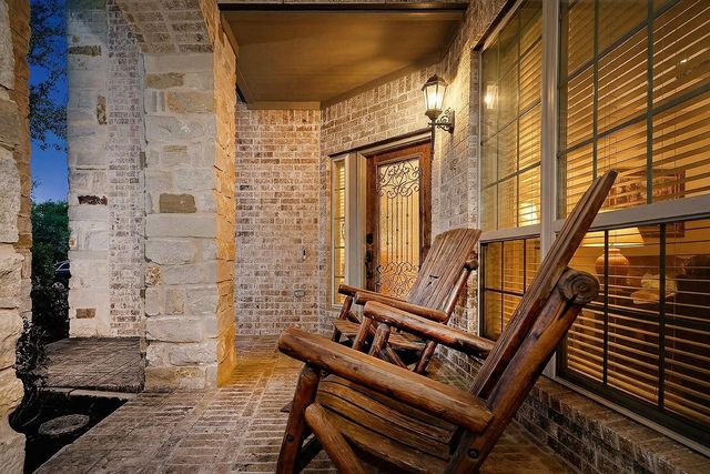 146 Hearthshire Circle, The Woodlands, TX 77354