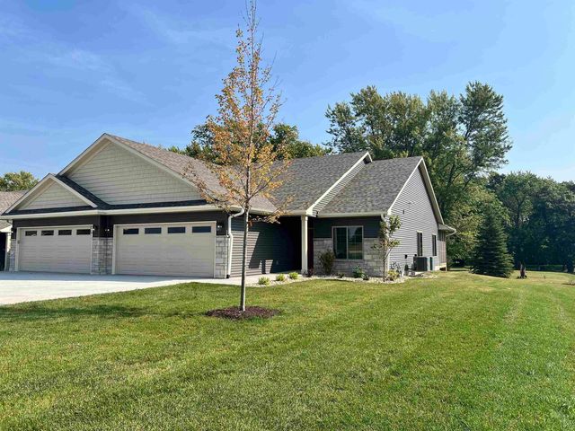 1789-1 Golf Course Boulevard, Independence, IA 50644