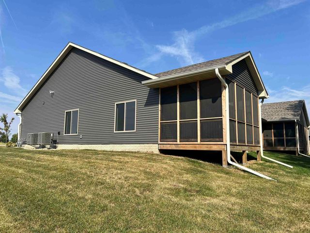 1789-1 Golf Course Boulevard, Independence, IA 50644