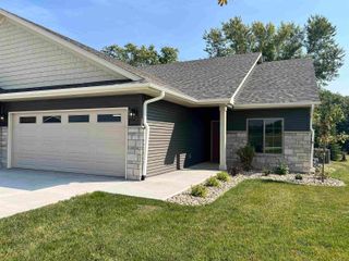 1789-1 Golf Course Boulevard, Independence, IA 50644